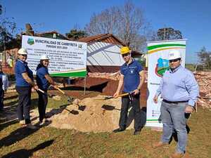 DAN PALADA INICIAL PARA LA CONSTRUCCIÓN DE AULAS, COMEDOR Y SANITARIOS EN LA ESCUELA SAN JOSÉ DE COLONIA PARANÁ