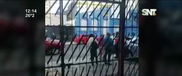 Atropellaron la Gobernación de Alto Paraguay - SNT