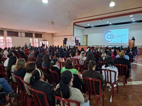 En Alto Paraná: Docentes acceden a conferencias integrales gracias al Convenio MEC – Fundación Funda Joven