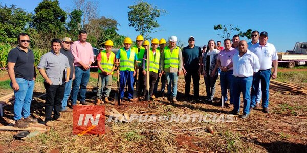PALADA INICIAL PARA EL POLIDEPORTIVO EN KRESSBURGO, DISTRITO DE CARLOS A.LÓPEZ - Itapúa Noticias