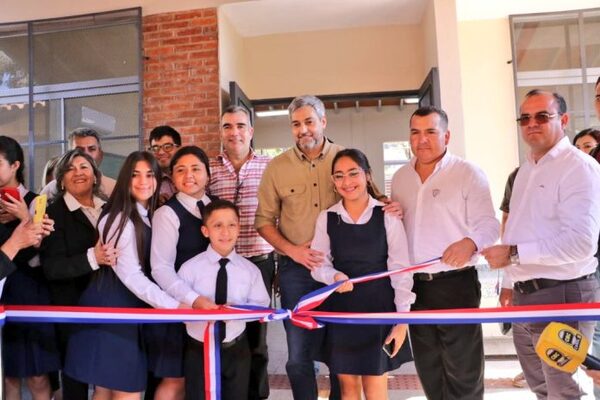 Gobierno inauguró mejoras en escuelas de Coronel Bogado