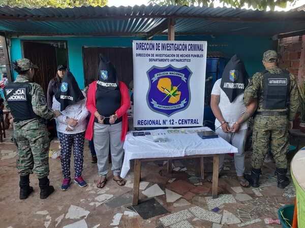 Arrestan a presuntos distribuidores de crack en lugar conocido como Zona Zombi de Capiatá - Policiales - ABC Color