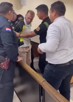 Condenado por tráfico internacional de drogas intentó agredir a jueces y fiscal