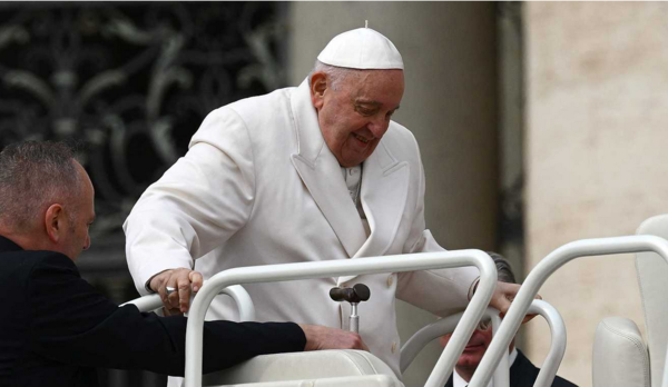 Vaticano: El Papa Francisco “está atento y consciente” tras operación