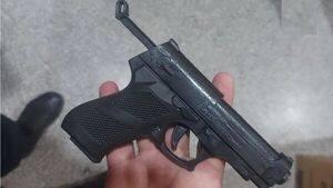Alumno llevó pistola a aire comprimido y dijo que era para defenderse de amenazas