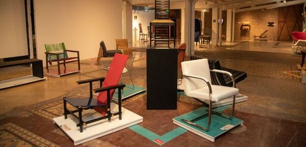 Diario HOY | “SEDES”: Muestra de sillas de la colección Nasta en Fundación Texo
