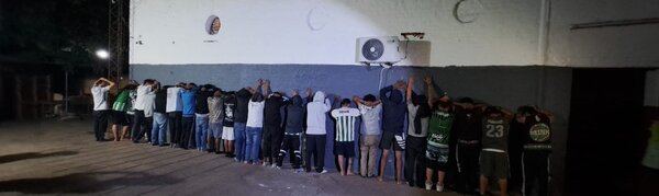 Diario HOY | Detienen con drogas a 24 hinchas colombianos ebrios y armados