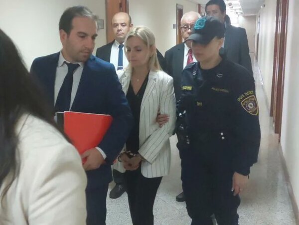 Fiscala imputada por liderar esquema de recaudación ayer apeló su prisión