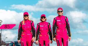 La Nación / Iron Dames: mujeres pilotan un Porche rosa con actitud de hierro