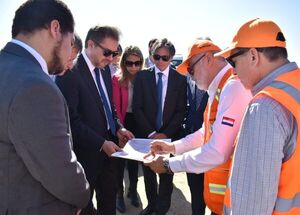 Verifican posibles lugares de emplazamiento del puente internacional Pilar- Puerto Cano - .::Agencia IP::.