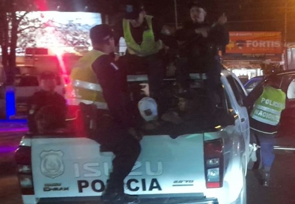 Diario HOY | Redada policial deja varios adictos detenidos en el Abasto