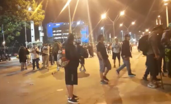 Agentes policiales detienen a 24 hinchas del Atlético Nacional de Colombia - trece