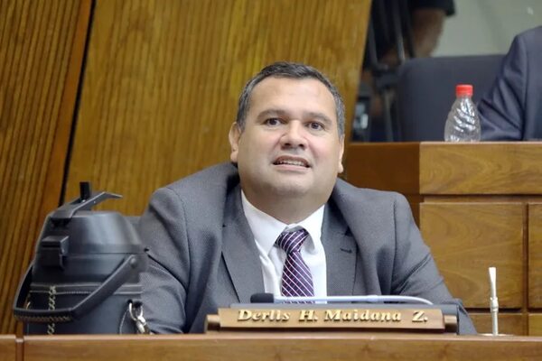 Derlis Maidana: cartismo está en conversaciones con Cruzada Nacional sobre mesa directiva del Senado - Nacionales - ABC Color