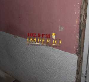 Vivienda del barrio Bernardino Caballero fue rociada a balazos - Radio Imperio