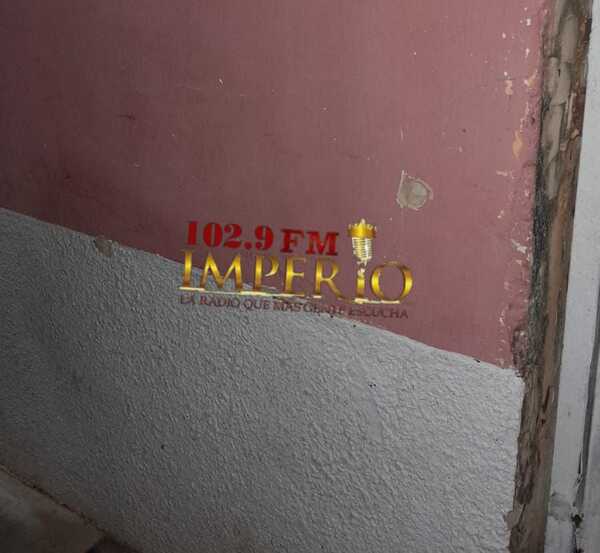 Vivienda del barrio Bernardino Caballero fue rociada a balazos - Radio Imperio