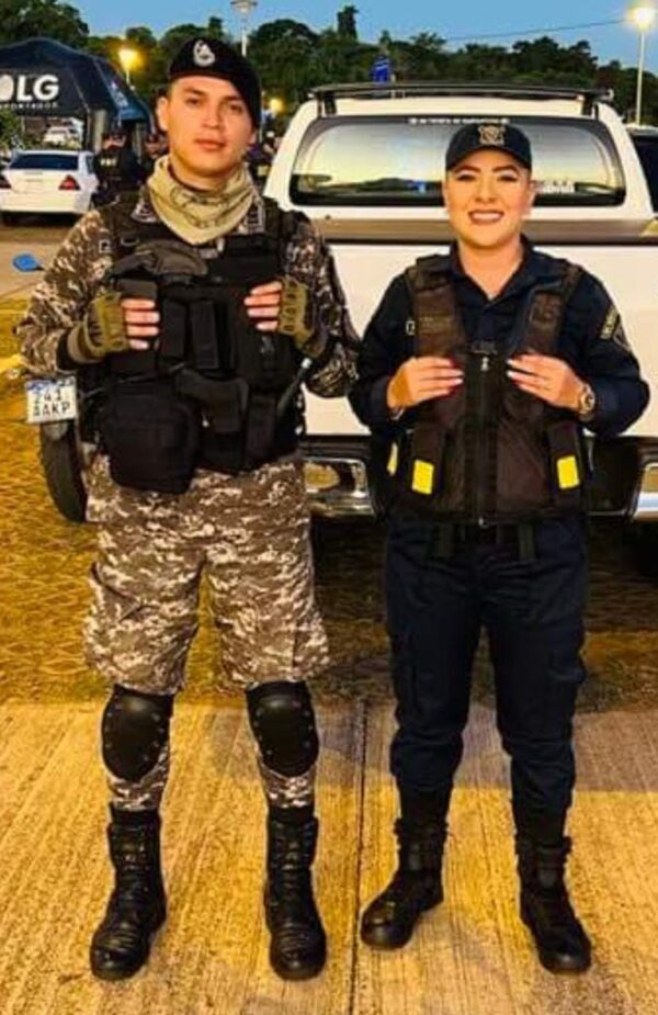 POLICÍA DEL GRUPO LINCE Y SU PAREJA CAEN CON MARIHUANA EN CANINDEYÚ - La Voz del Norte