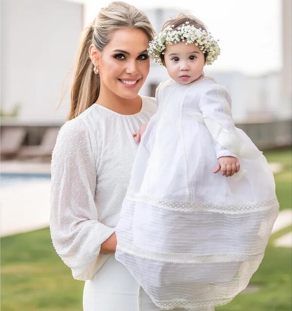 ¡La hija de Tania Domaniczky ya es cristiana! - Gente - ABC Color
