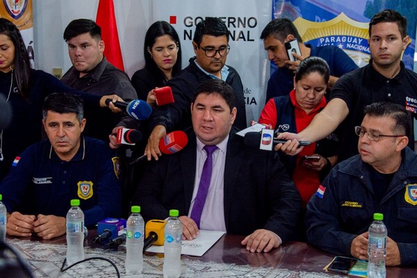 Operativo Cascabel: Reclusos se hacían pasar por conocido de la farándula para extorsionar - Unicanal