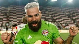 Lo último que se sabe... ¿Atajará o no el rapái Carlos Coronel por la Albirroja?