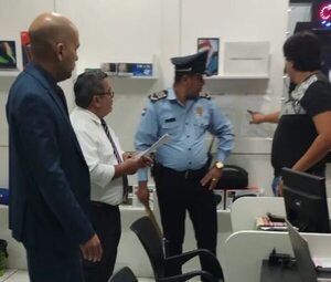 Dos detenidos en allanamiento de tienda por presunta estafa a turista - ABC en el Este - ABC Color