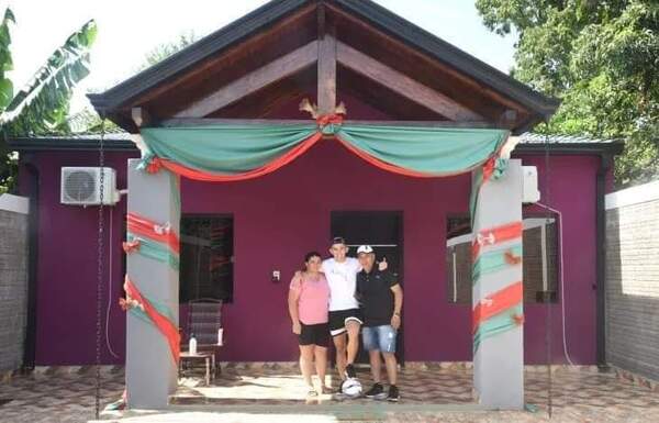 En honor a su abuelo, Julio Enciso le construyó una casa