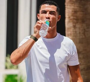 Cristiano Ronaldo presentó su marca de agua en Madrid - Gente - ABC Color