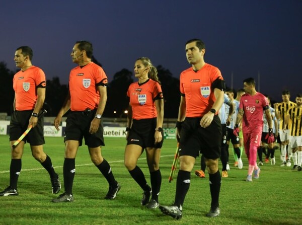 Confirmados los árbitros para la última fecha del Apertura - trece