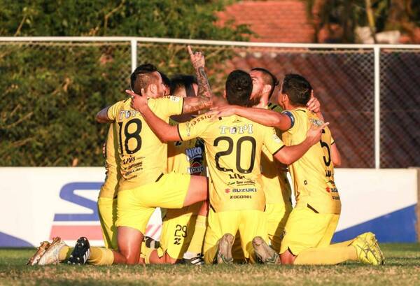 Deportivo Recoleta venció al Ciclón de Mbocayaty y avanzó a la tercera fase