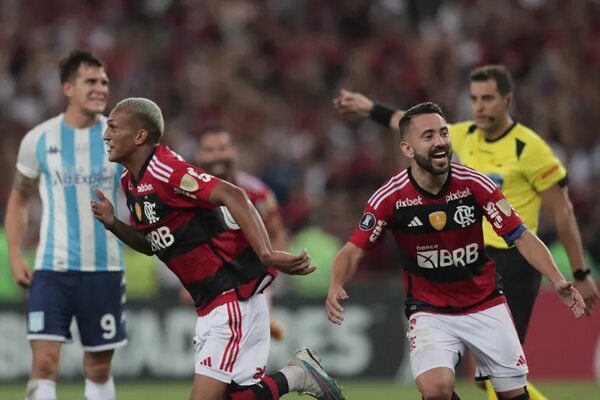 Flamengo gana a Racing y pone pie y medio en octavos de la Libertadores - Fútbol - ABC Color
