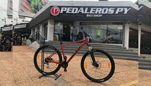 No todo es pedalear: Pedaleros Py ofrece accesorios e innovación a ciclistas profesionales y aficionados