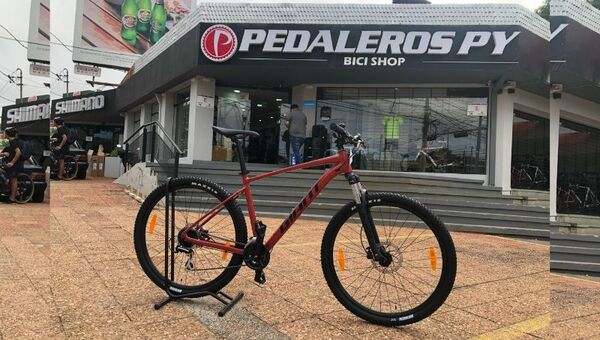 No todo es pedalear: Pedaleros Py ofrece accesorios e innovación a ciclistas profesionales y aficionados
