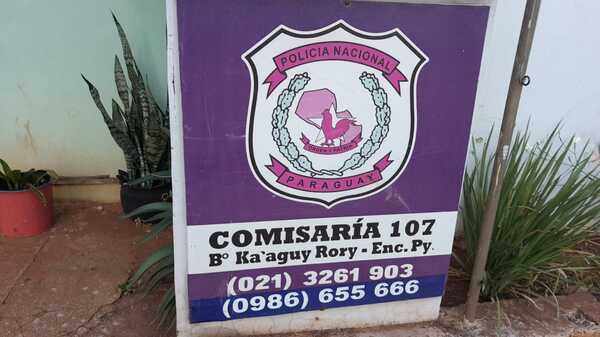 MOTOCHORROS INTERCEPTAN A UNA MUJER EN EL BARRIO KA´AGUY RORY