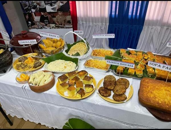 Alumnas del SNPP invitan a degustar las delicias de la gastronomía paraguaya en su feria