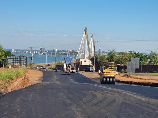 MOPC realiza mejoras en el acceso al Puente San Roque González de Santacruz