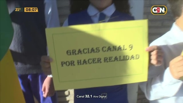 Ñamoñe´e llega a Villa Elisa: Libros para la Esc. Agustin Pio Barrios - C9N