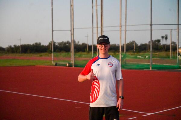 Atletas chaqueños celebran Pista de Atletismo en Filadelfia - El Independiente