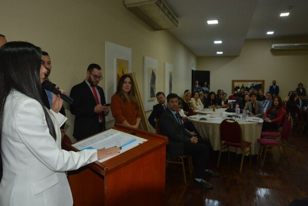 Concluyó con éxito cursos de fortalecimiento estatal en DD.HH - Judiciales.net