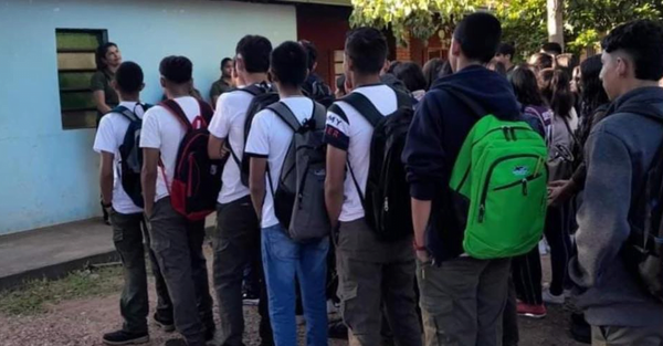 Estudiante amenaza a su profesora en un colegio de Concepción - Noticiero Paraguay