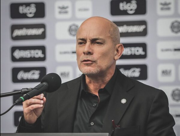 "El 50% de lo que ganamos en la Libertadores es retenido por un banco" · Radio Monumental 1080 AM
