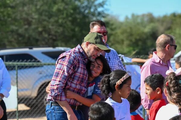 Mario Abdo se despide del Chaco con seguidilla de inauguraciones  - Noticias del Chaco - ABC Color