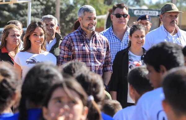 Programa Golazo y servicios médicos de Senadis llegan a Loma Plata