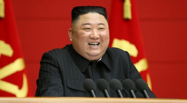 DICTADOR NORCOREANO PROHÍBE SUICIDARSE, ANTES NO PERMITIÓ REÍRSE DURANTE 11 DÍAS