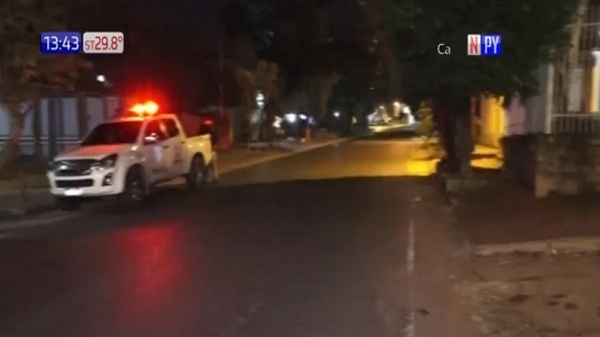 Incendio consumió por completo un desarmadero en Ñemby - Noticias Paraguay