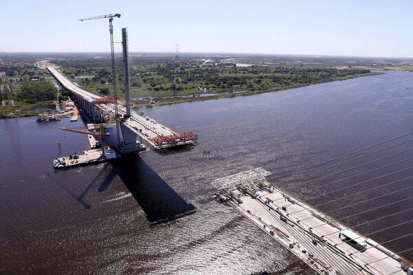 Puente héroes del Chaco a solo un metro de unir Asunción con el Chaco