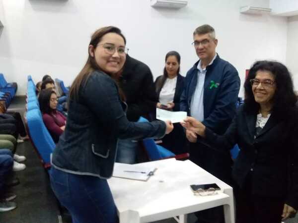 Municipalidad realizó nueva entrega de subsidios para estudiantes universitarios - Radio Imperio