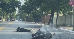 La Nación / Motociclista busca a conductora con la que chocó y no lo asistió en accidente