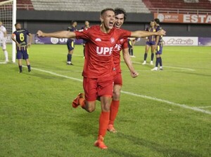 El Rojo esteño dejó los puntos en su casa - APF