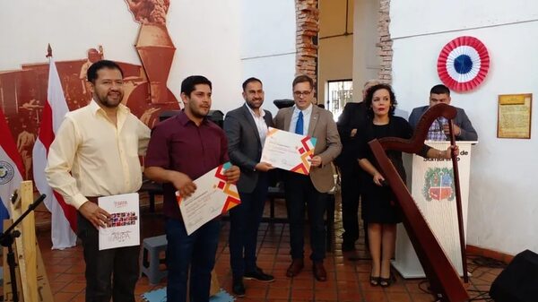 San Lorenzo: conmemoran el Día Nacional del Arpa Paraguaya en la Estación del Tren Lechero - Nacionales - ABC Color