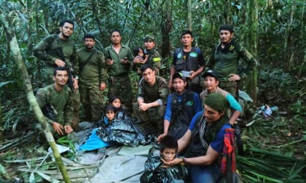 ¡Milagro! Tras 40 dias de búsqueda encontraron con vida a los que se estrellaron con avión en la selva