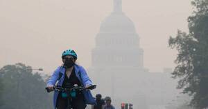 La Nación / El humo tóxico se disipa en el noreste de Estados Unidos